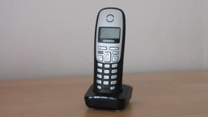 picture of a cordless phone